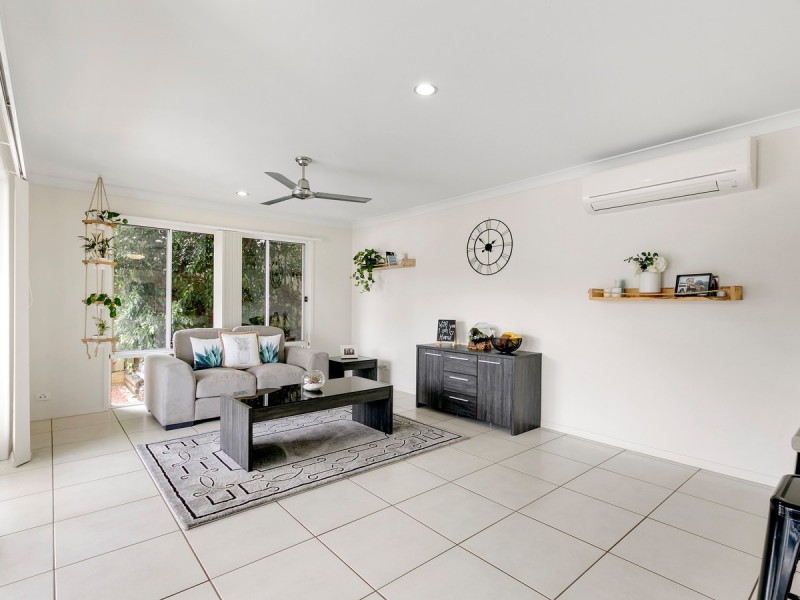 7 Maslin Chase, Pacific Pines QLD 4211