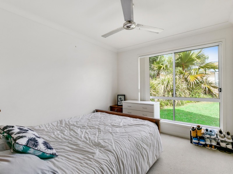 7 Maslin Chase, Pacific Pines QLD 4211