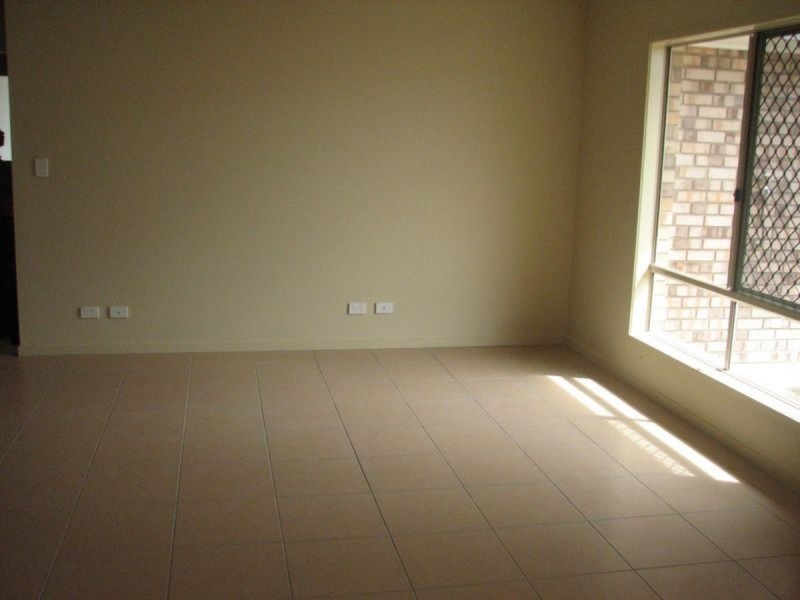 14 Kadie Place, Pacific Pines QLD 4211