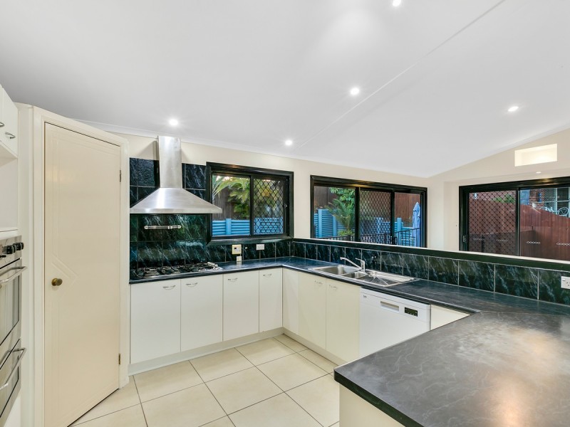 7 Rob Roy Court, Highland Park QLD 4211