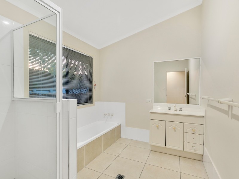 7 Rob Roy Court, Highland Park QLD 4211