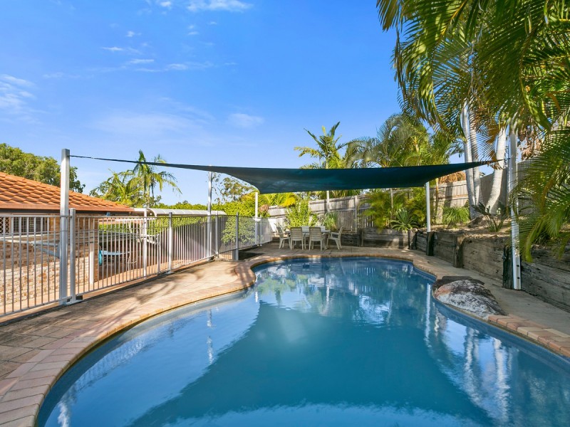 4 Hazeltine Place, Parkwood QLD 4214