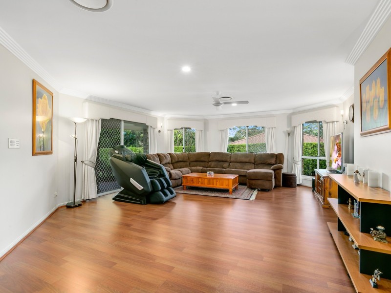 4 Hazeltine Place, Parkwood QLD 4214