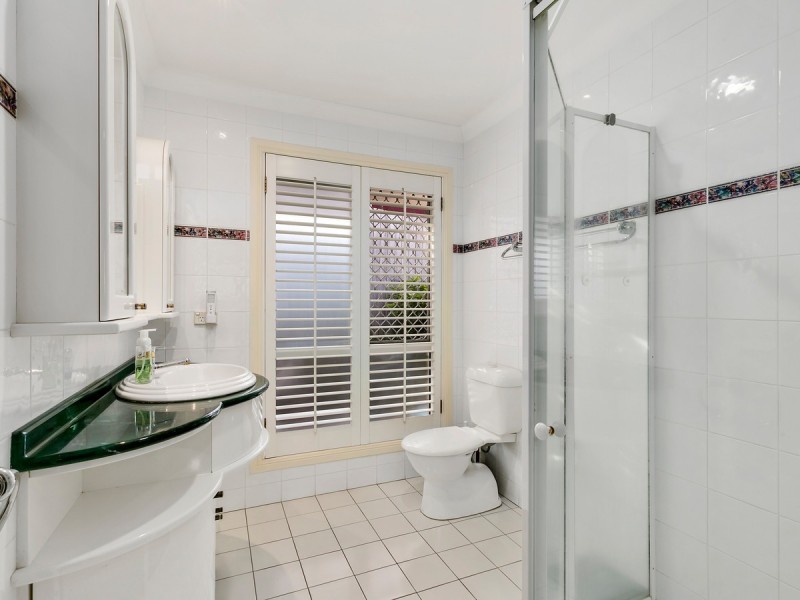 4 Hazeltine Place, Parkwood QLD 4214