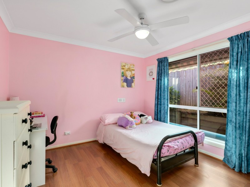 4 Hazeltine Place, Parkwood QLD 4214