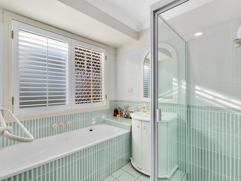 4 Hazeltine Place, Parkwood QLD 4214