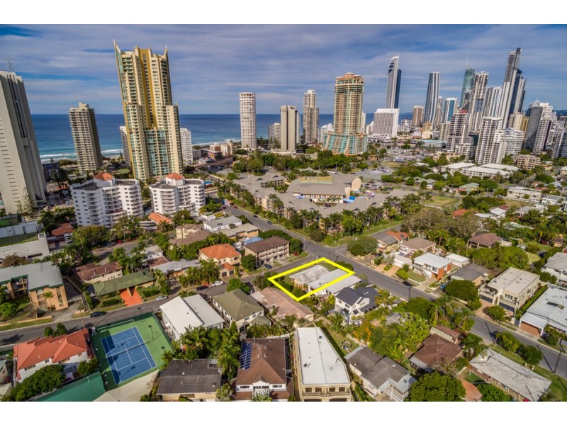 15 Birt Avenue, Surfers Paradise QLD 4217
