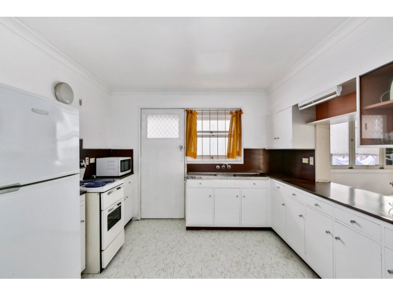 15 Birt Avenue, Surfers Paradise QLD 4217