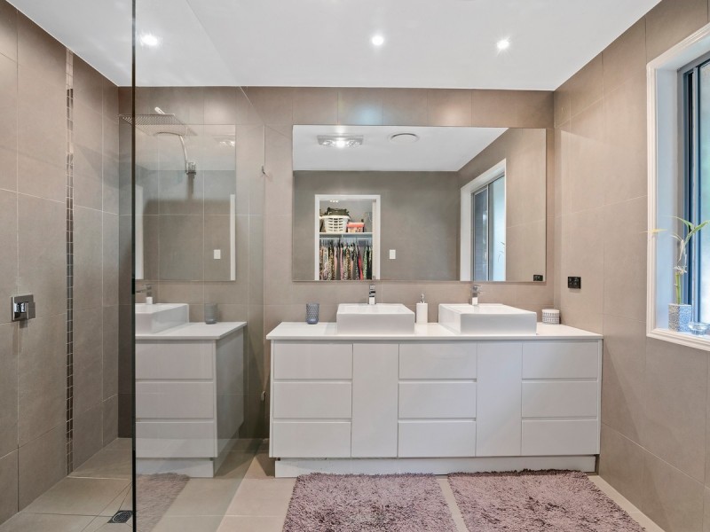 30 Ainsley Avenue, Ashmore QLD 4214