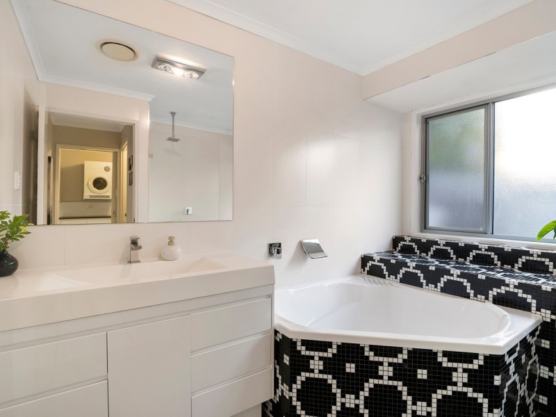 30 Ainsley Avenue, Ashmore QLD 4214