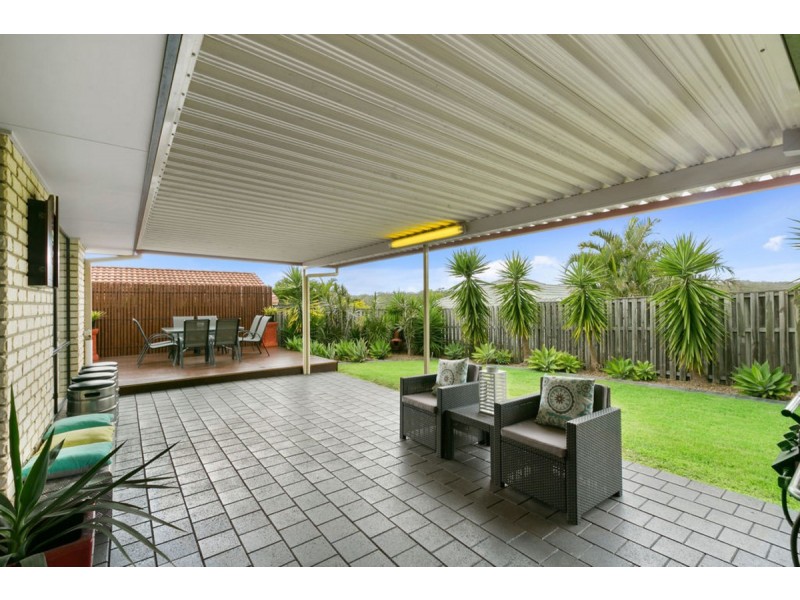 7 Palm Street, Pacific Pines QLD 4211