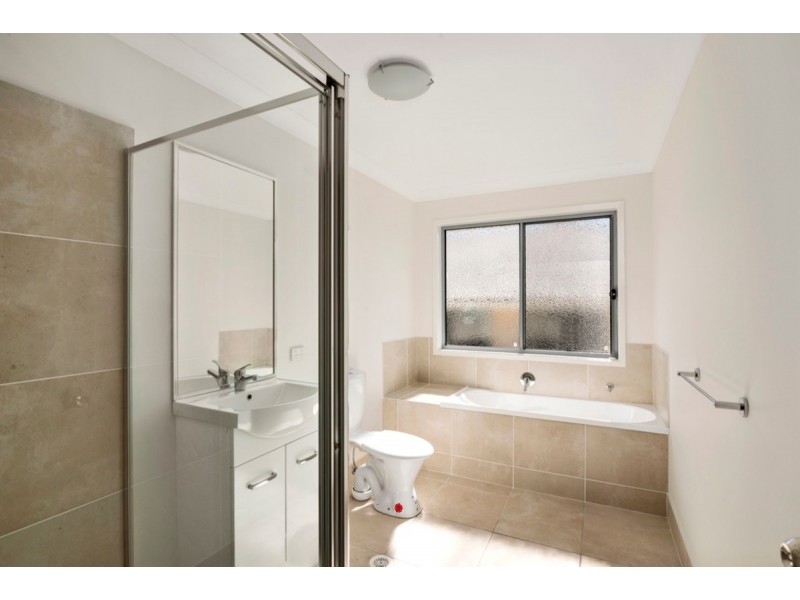 86 McAuley Parade, Pacific Pines QLD 4211