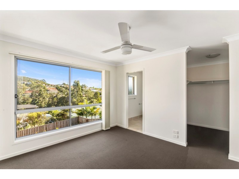 86 McAuley Parade, Pacific Pines QLD 4211