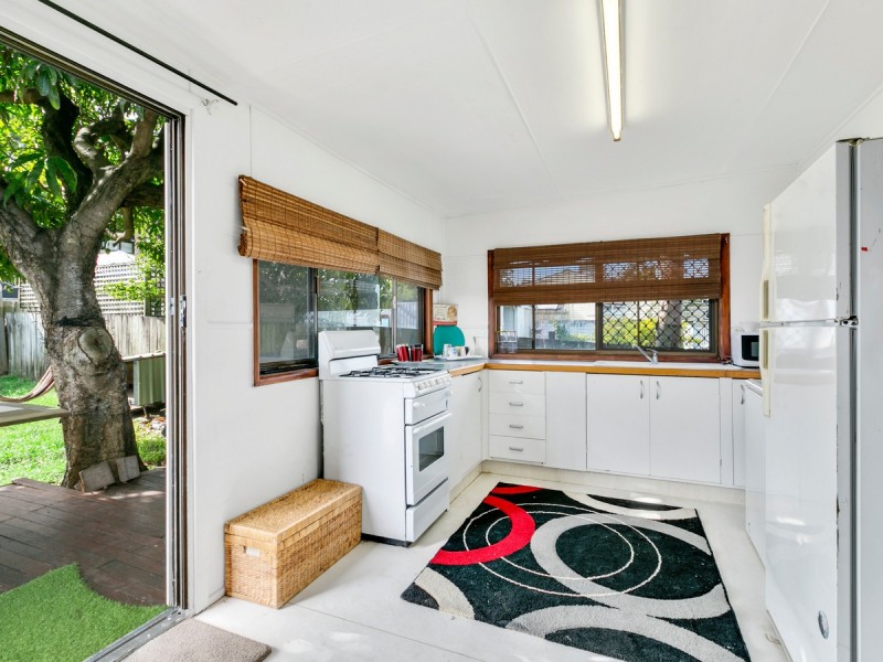 14 Wilson Street, Labrador QLD 4215