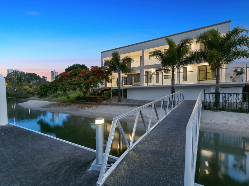 18 Rebecca Court, Broadbeach Waters QLD 4218
