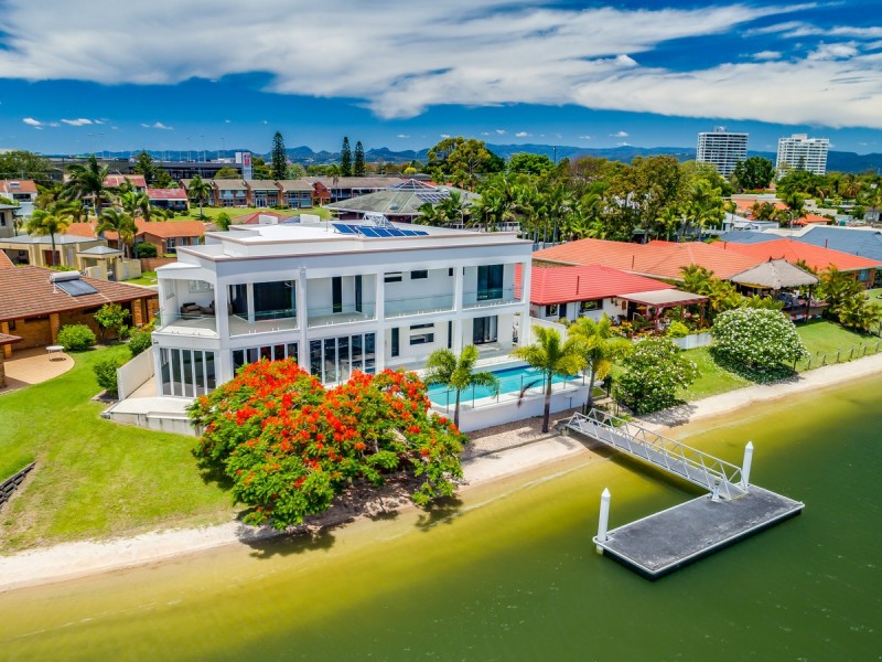 18 Rebecca Court, Broadbeach Waters QLD 4218