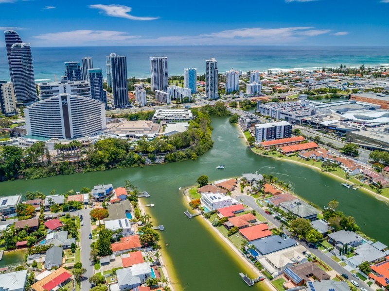 18 Rebecca Court, Broadbeach Waters QLD 4218
