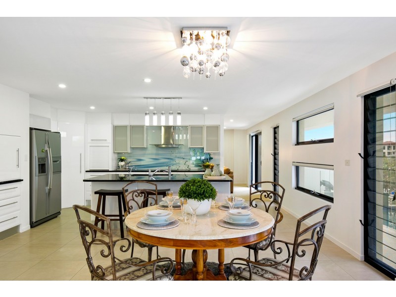 18 Rebecca Court, Broadbeach Waters QLD 4218
