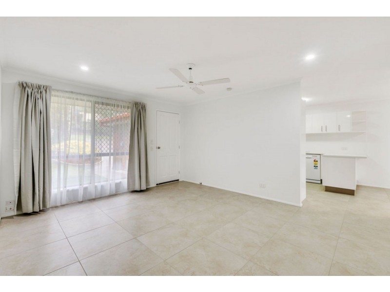 1/4 Musical Court, Oxenford QLD 4210