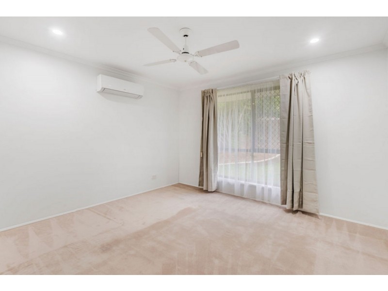 1/4 Musical Court, Oxenford QLD 4210