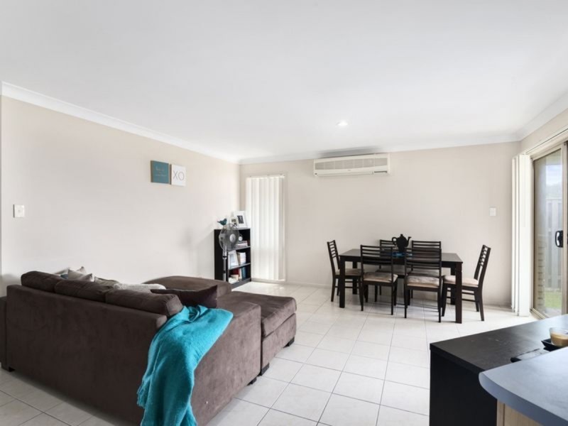 11 Chesterton Street, Pacific Pines QLD 4211