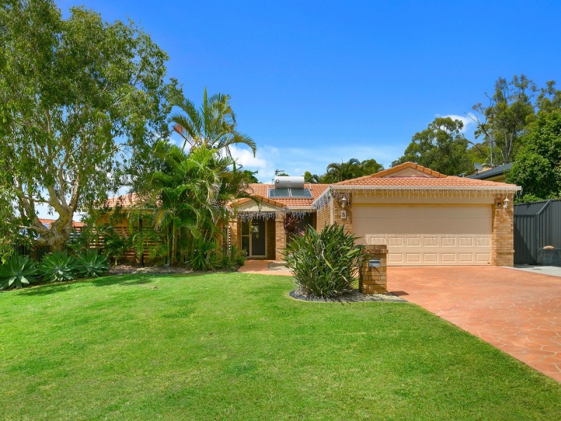 8 Motu Close, Pacific Pines QLD 4211