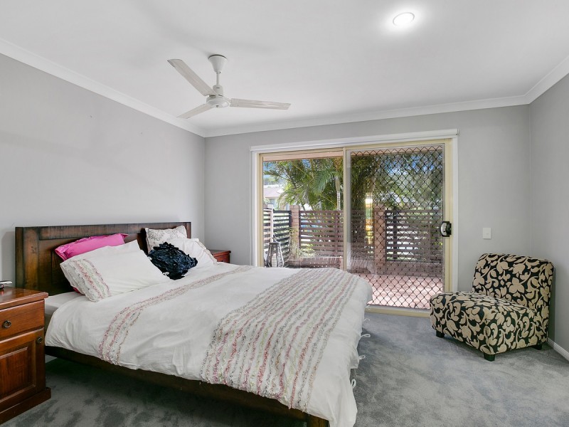 8 Motu Close, Pacific Pines QLD 4211