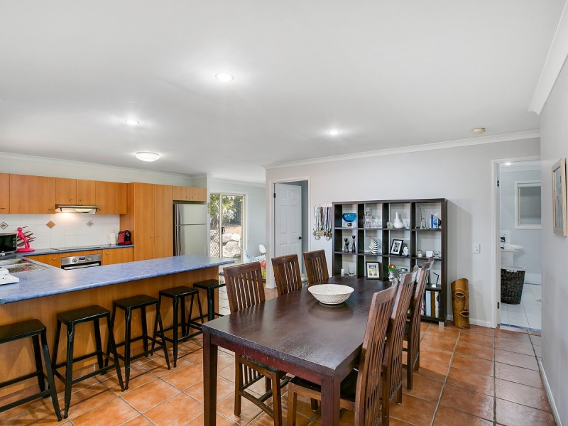 8 Motu Close, Pacific Pines QLD 4211
