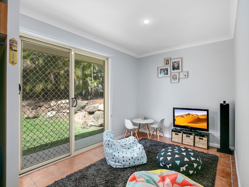 8 Motu Close, Pacific Pines QLD 4211