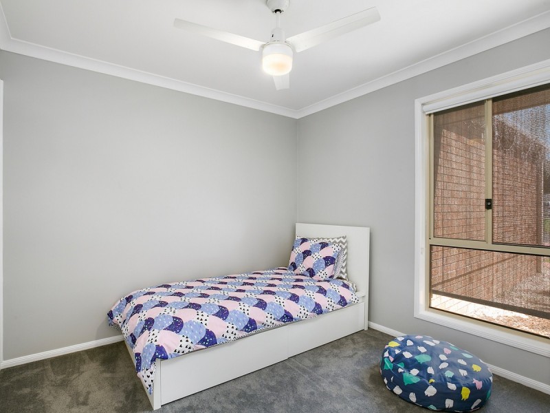 8 Motu Close, Pacific Pines QLD 4211
