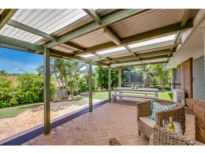 4 Windward Rise, Pacific Pines QLD 4211