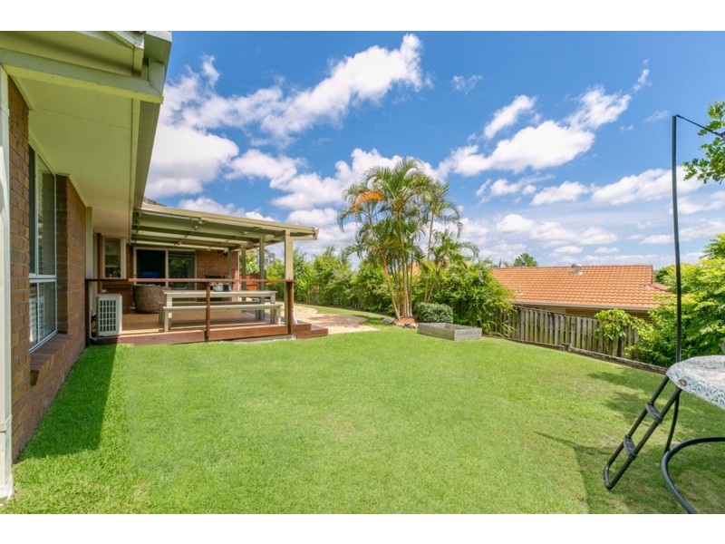 4 Windward Rise, Pacific Pines QLD 4211