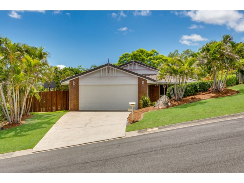 4 Windward Rise, Pacific Pines QLD 4211