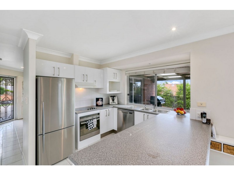 4 Windward Rise, Pacific Pines QLD 4211