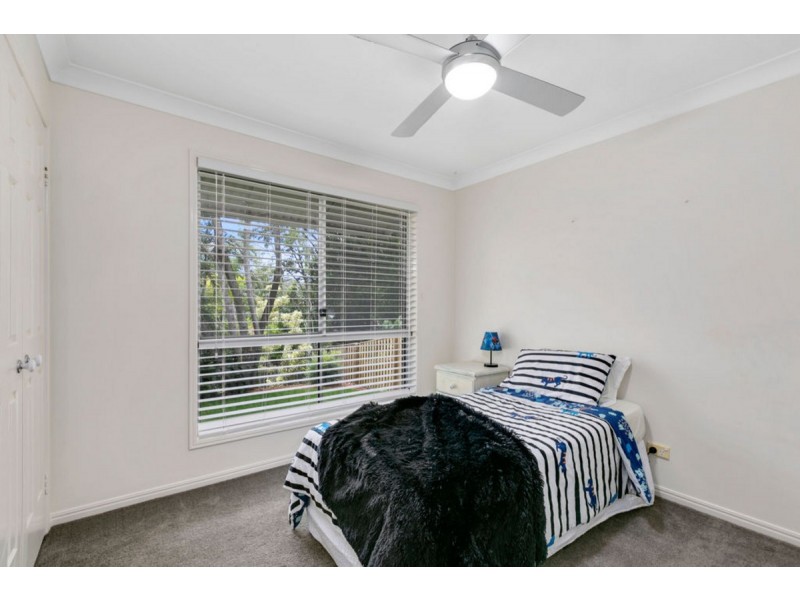 4 Windward Rise, Pacific Pines QLD 4211