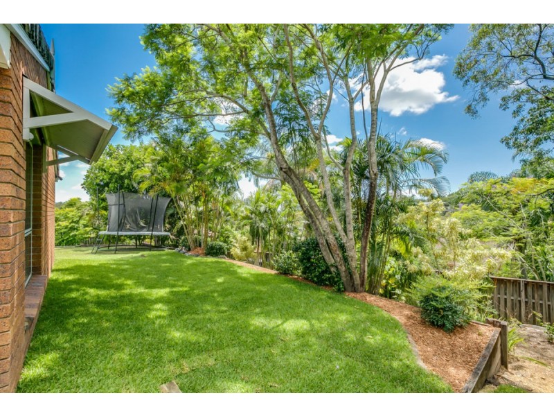 4 Windward Rise, Pacific Pines QLD 4211