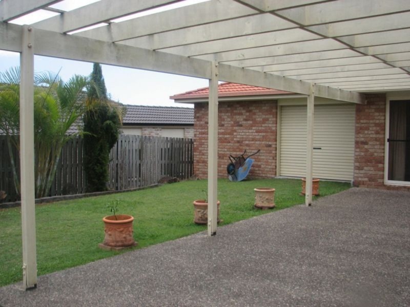 15 Kosrae Street, Pacific Pines QLD 4211