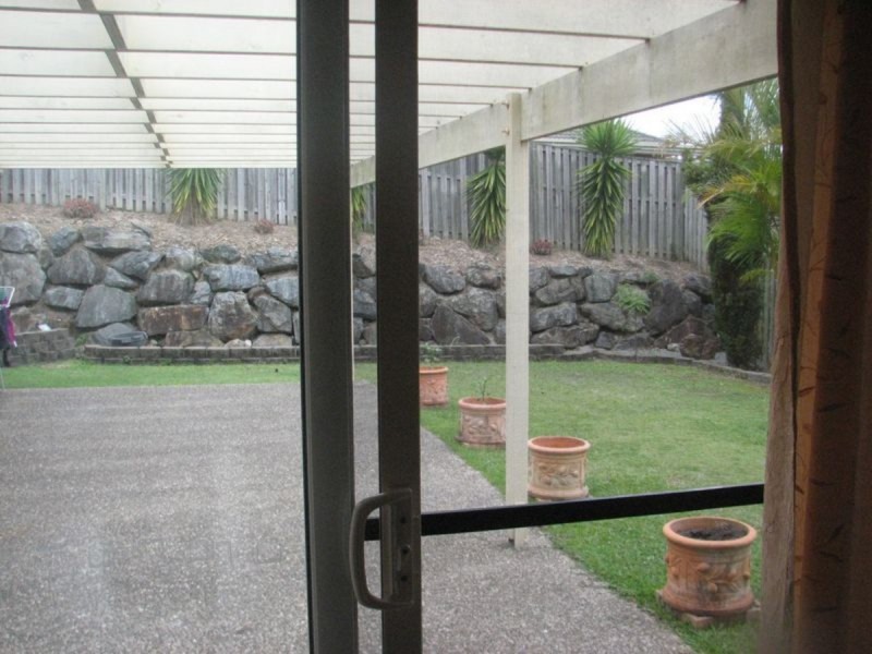 15 Kosrae Street, Pacific Pines QLD 4211