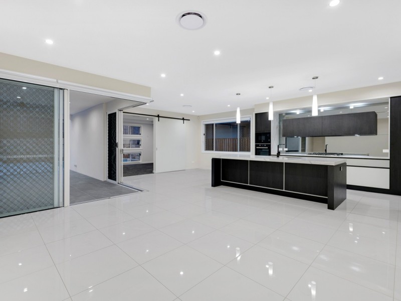 165 Riverstone Crossing, Maudsland QLD 4210