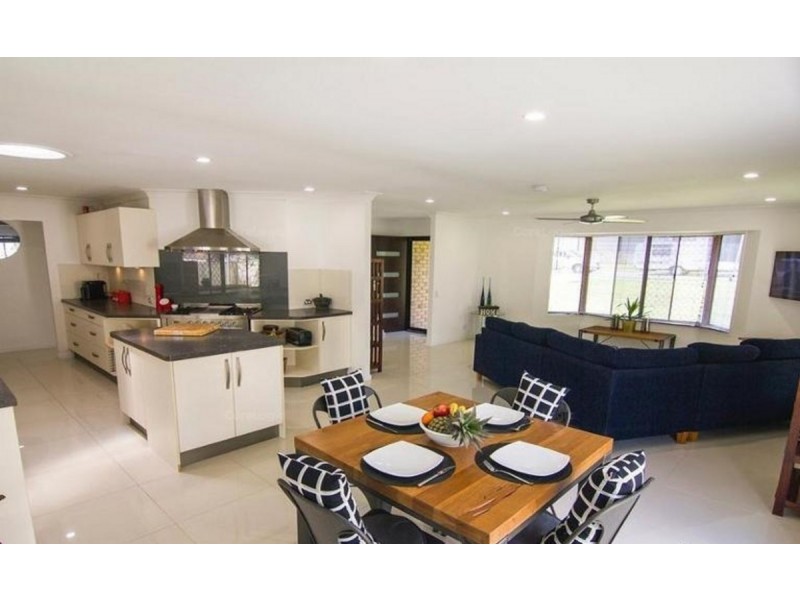 20 Open Drive, Arundel QLD 4214