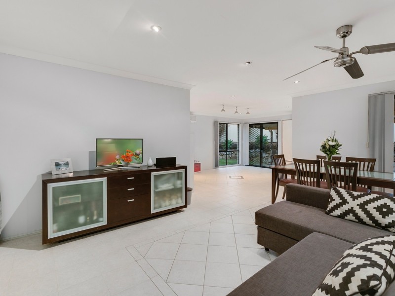 16 Silverash Street, Oxenford QLD 4210