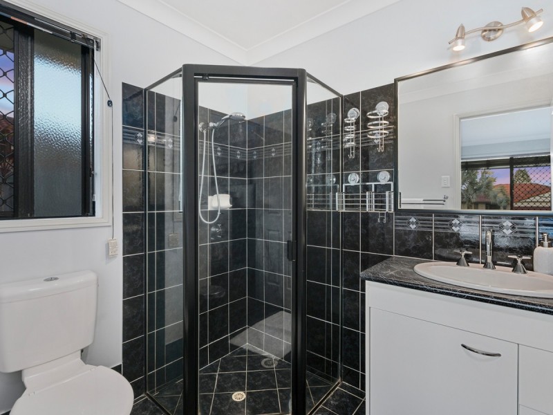 16 Silverash Street, Oxenford QLD 4210