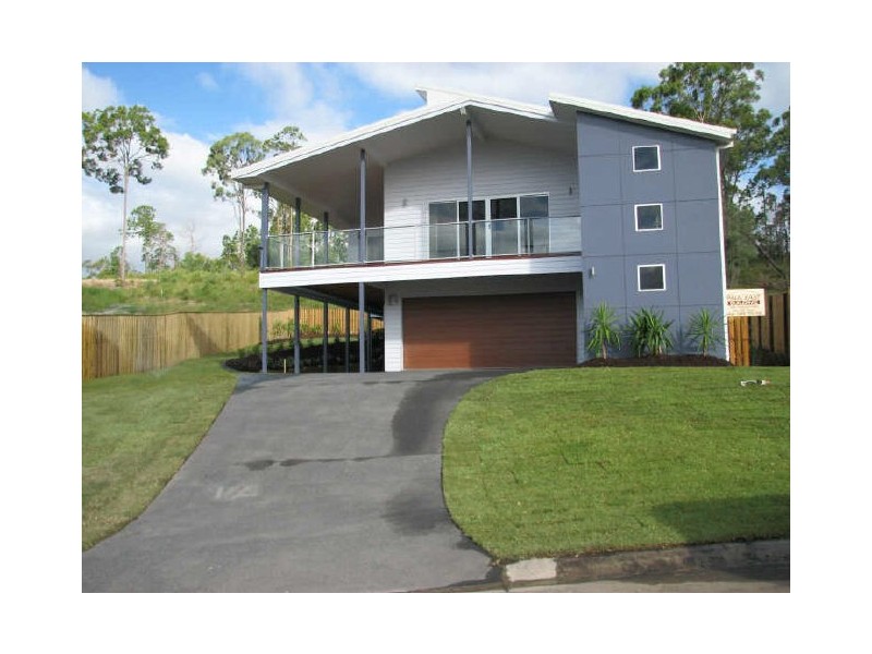 16 Sandow Street, Pacific Pines QLD 4211