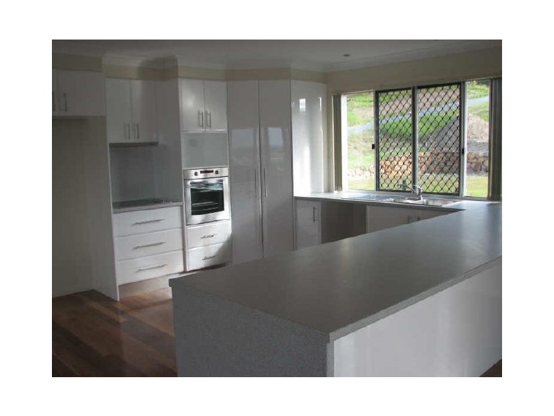 16 Sandow Street, Pacific Pines QLD 4211