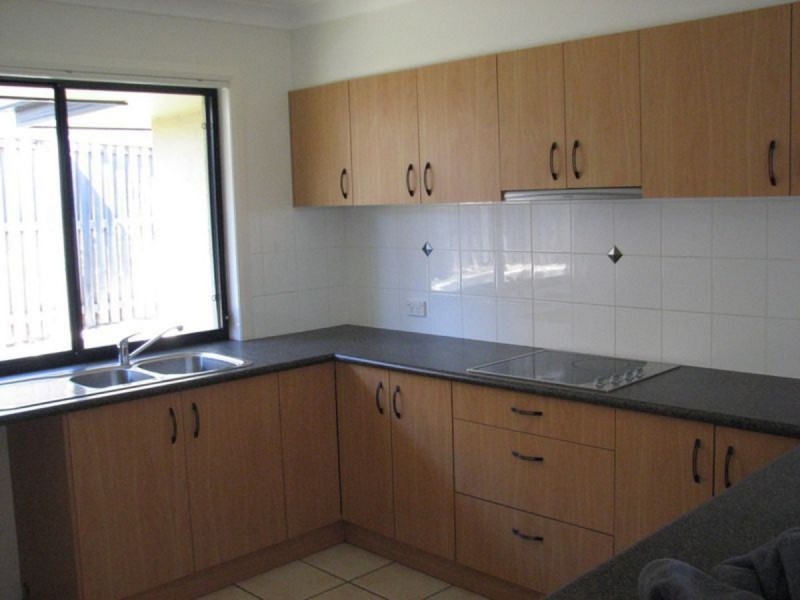 14 Huxley Court, Pacific Pines QLD 4211