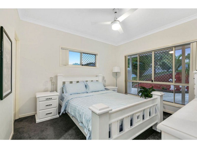 1 Ainslie Street, Pacific Pines QLD 4211