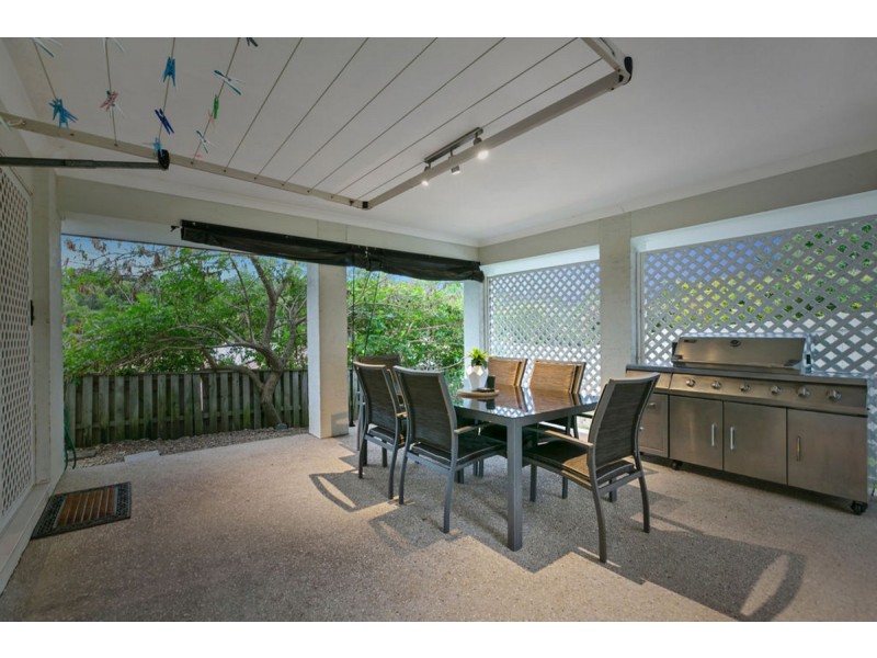 1 Ainslie Street, Pacific Pines QLD 4211