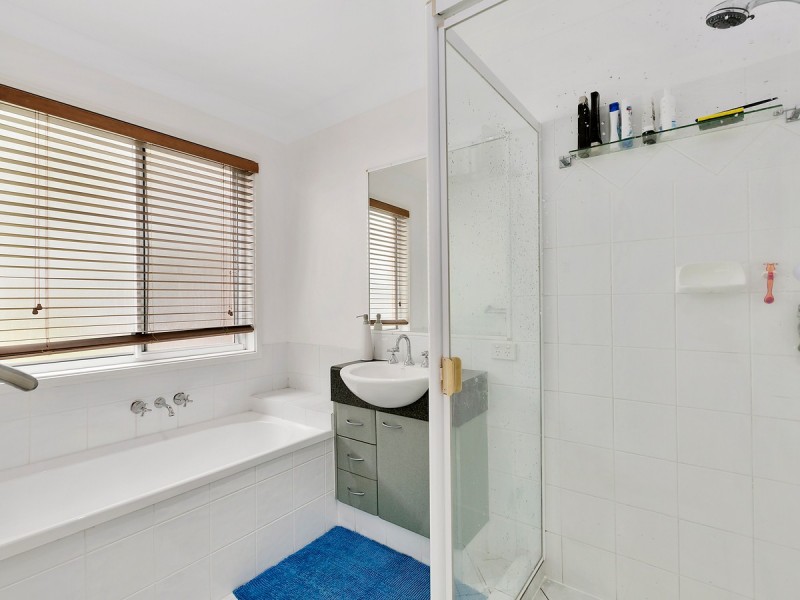 12 Austral Crescent, Pacific Pines QLD 4211