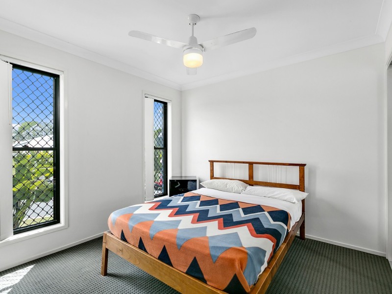 32 Rise Circuit, Pacific Pines QLD 4211