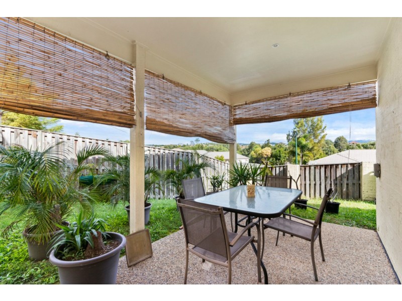 2/2 Cordeaux Place, Pacific Pines QLD 4211